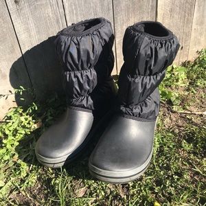 Crocs winter boots women’s size 9